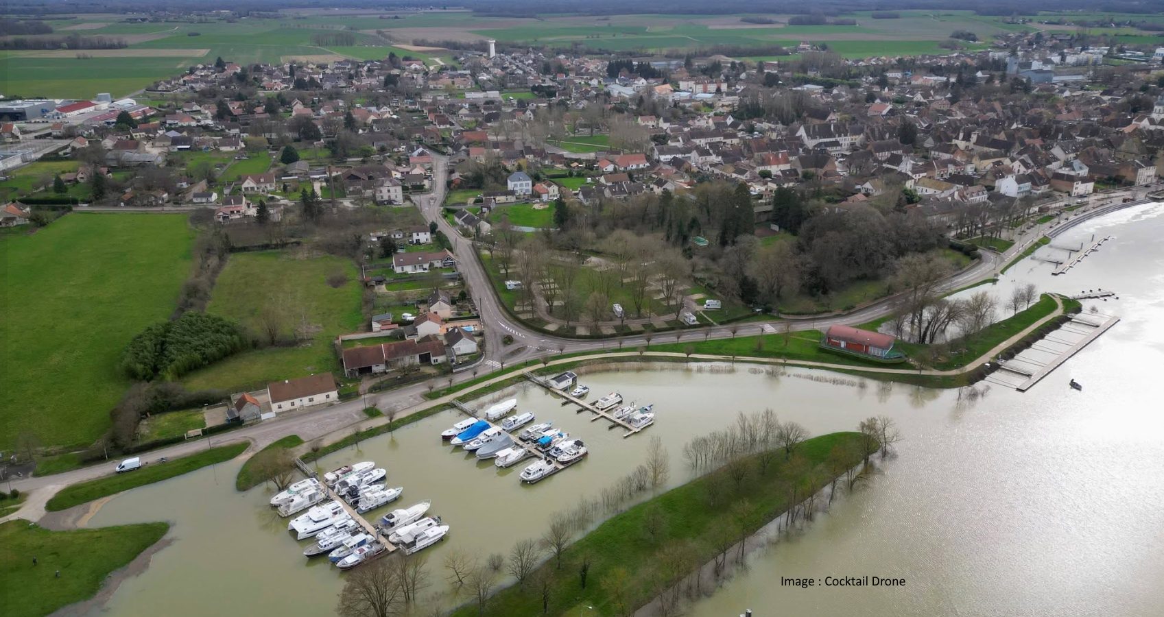Le Port et la Halte Fluviale de Seurre